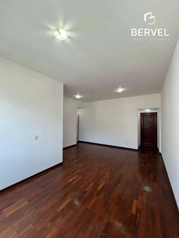 112 m² rental apartment with 3 bedrooms and city view — photo 4