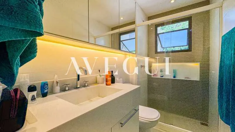 Apartment with a closed kitchen and 4 bedrooms — photo 22