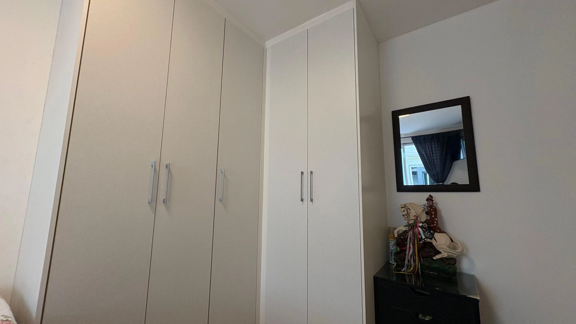 100 m² apartment with a grill on the balcony and a jacuzzi — photo 57