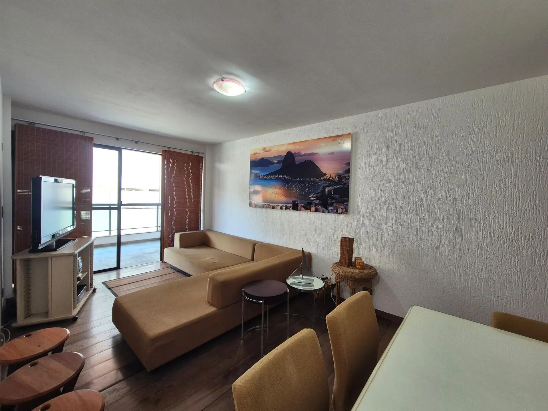Glass-enclosed balcony in a 2-bedroom apartment, 84 m² — photo 9