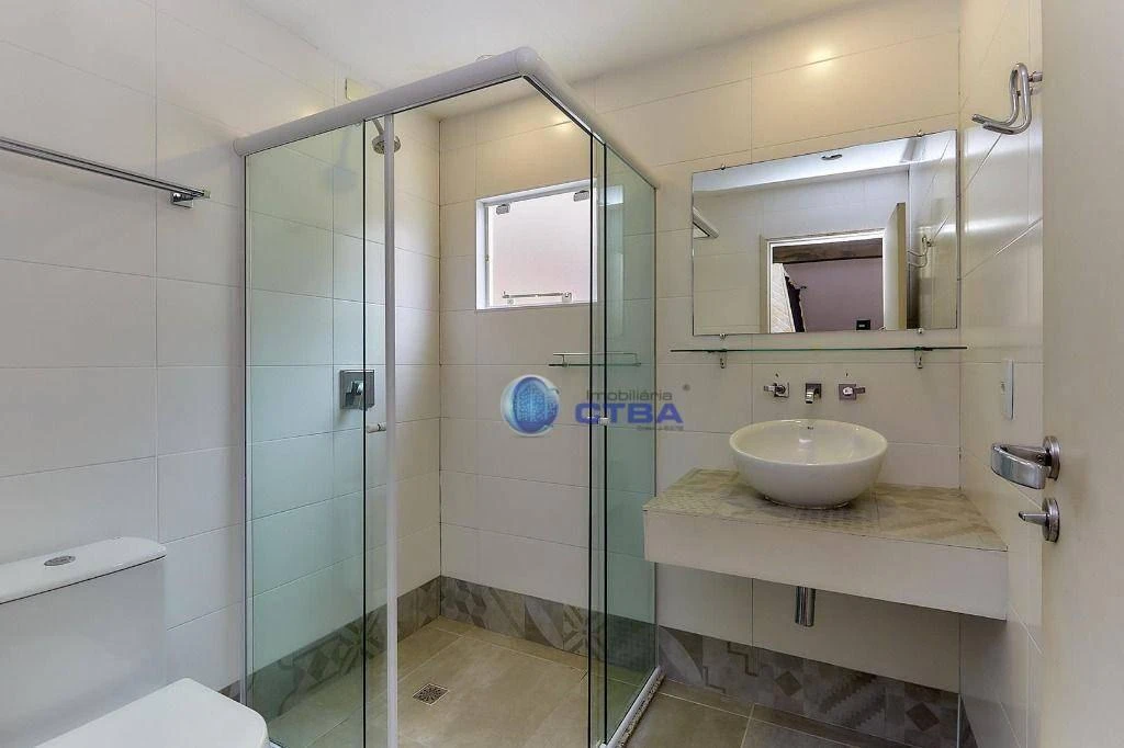 House, 164 m², with wood or laminate floors — photo 33