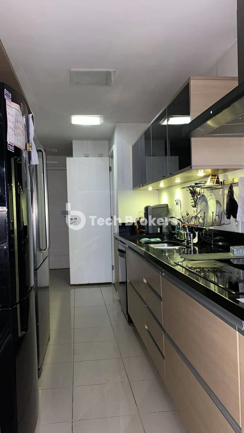 Park view in a 4-bedroom apartment, 206 m² — photo 2