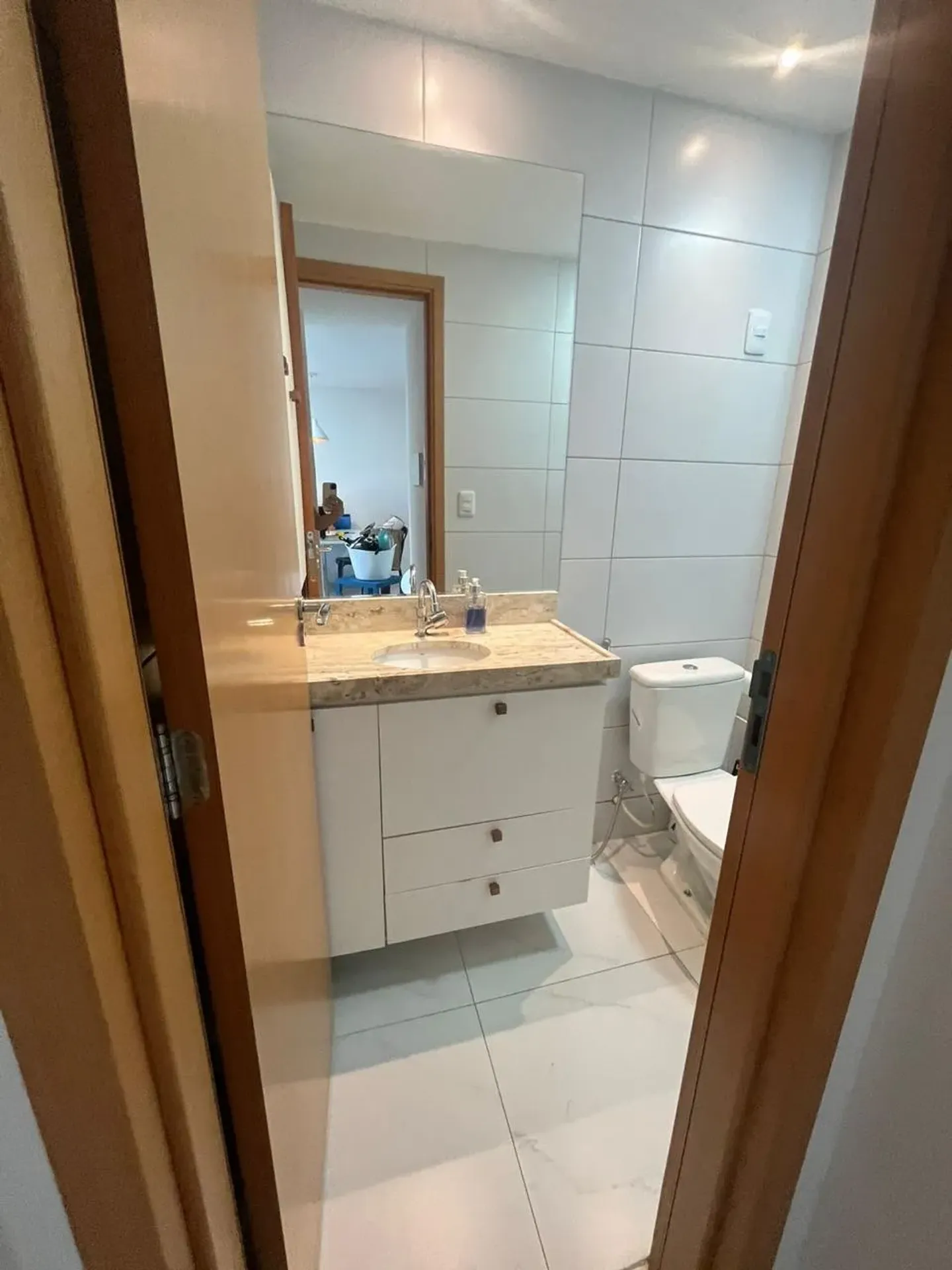 Furnished 1-bedroom apartment with private bathroom — photo 17