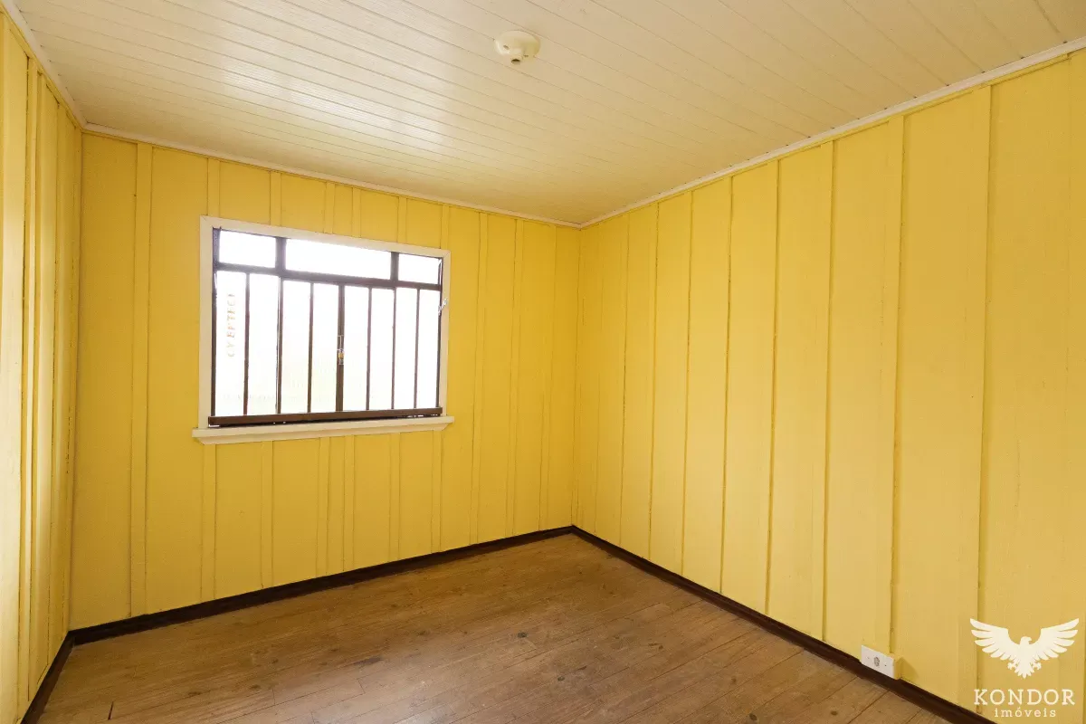 House, 80 m², with wood or laminate floors — photo 2
