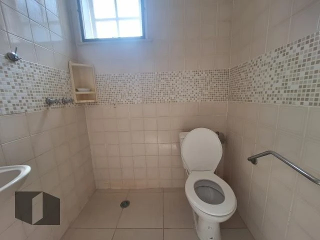 Condominium house with 4 bedrooms and 3 bathrooms — photo 30