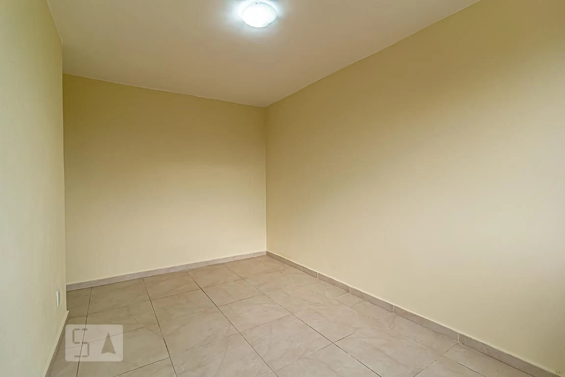 Unfurnished 2-bedroom apartment with a closed kitchen — photo 26