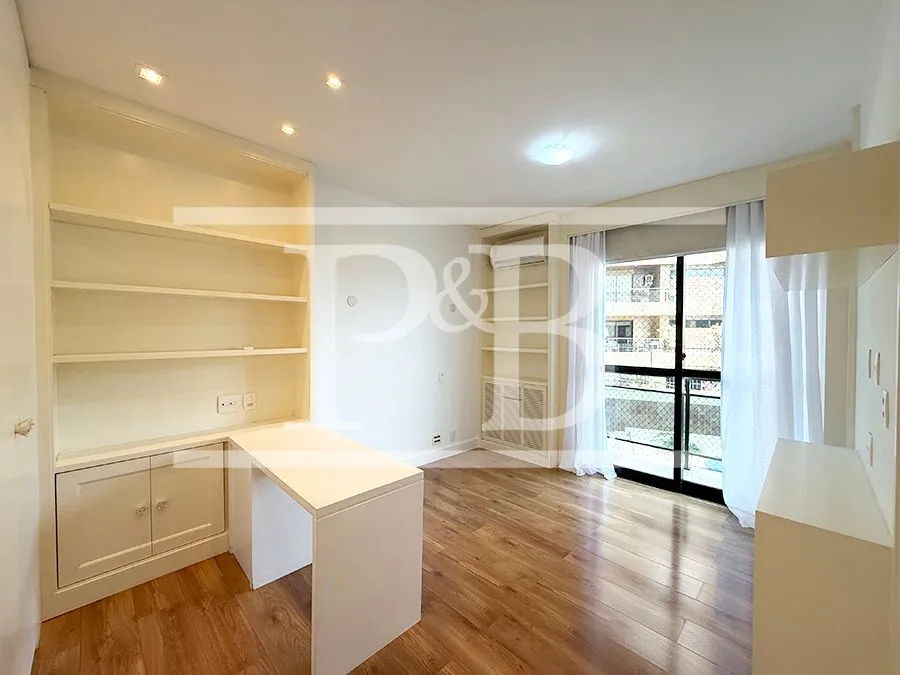 Furnished apartment, 230 m², with a bathtub — photo 6