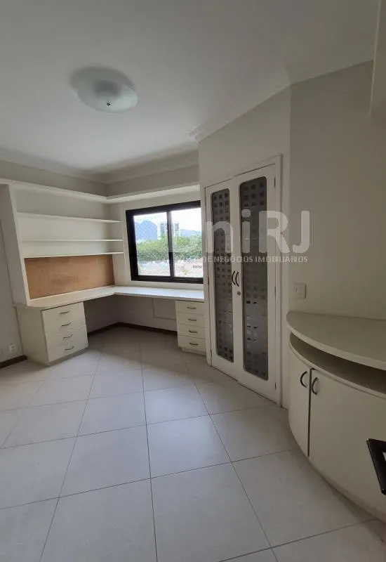 Home office in a 3-bedroom apartment, 110 m² — photo 20