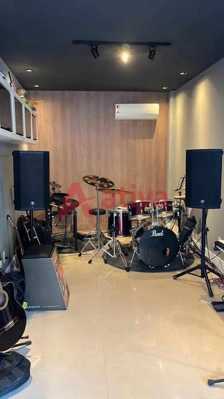 Condominium house with 4 bedrooms and 5 bathrooms — photo 14