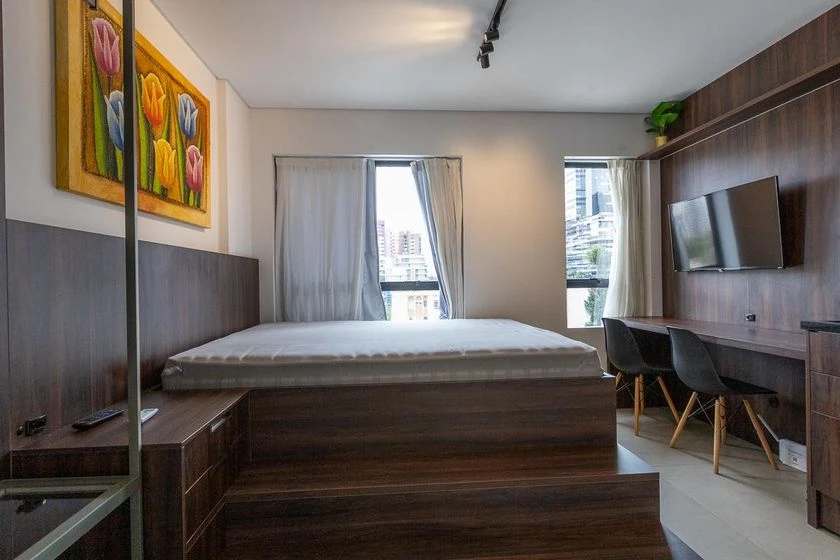Estudio amueblado con 1 dormitorio y ducha de vidrio — photo 7