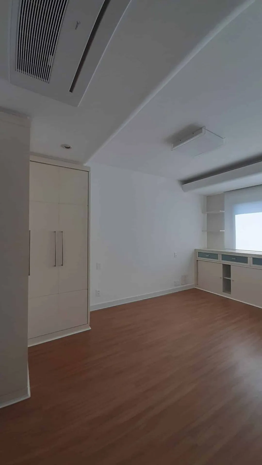 283 m² apartment with 4 bedrooms and 2 en-suites — photo 8