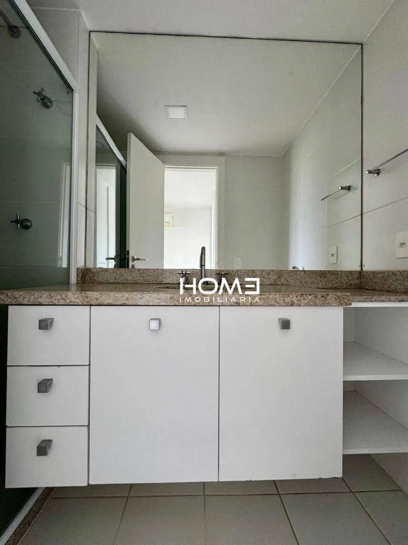 Home office in a 3-bedroom apartment, 155 m² — photo 13