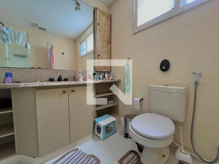 Furnished house, 350 m², with a glass-enclosed balcony — photo 47