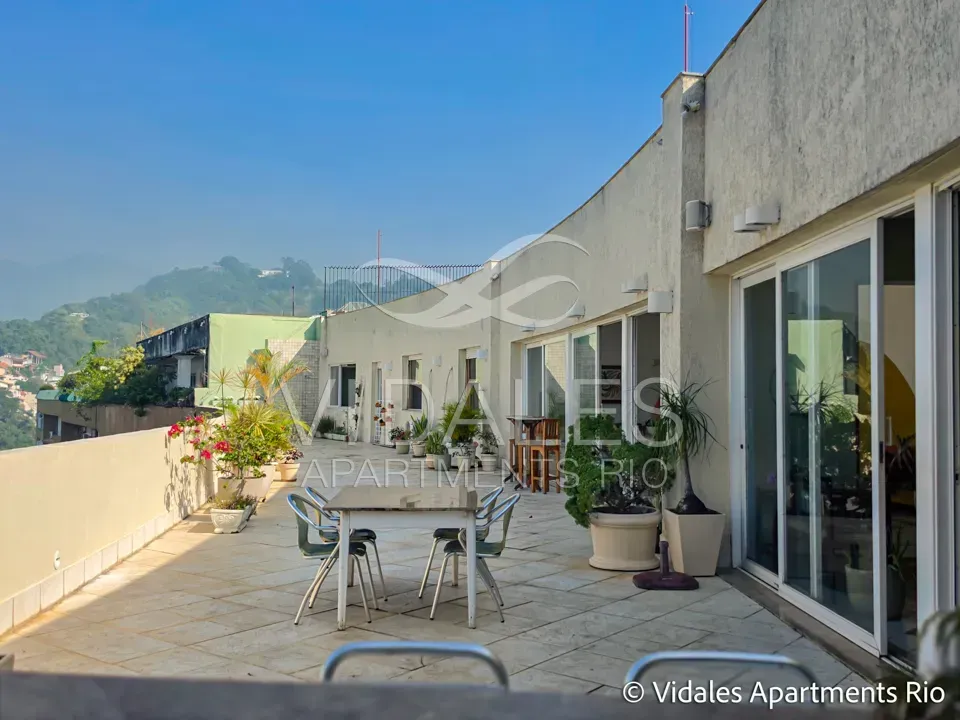 Furnished 715 m² apartment with 4 en-suite bedrooms — photo 58