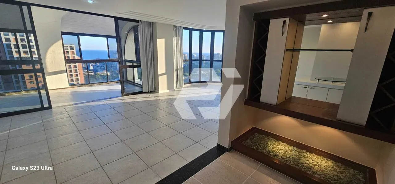 Apartment with 3 bedrooms, 5 bathrooms and balcony — photo 5