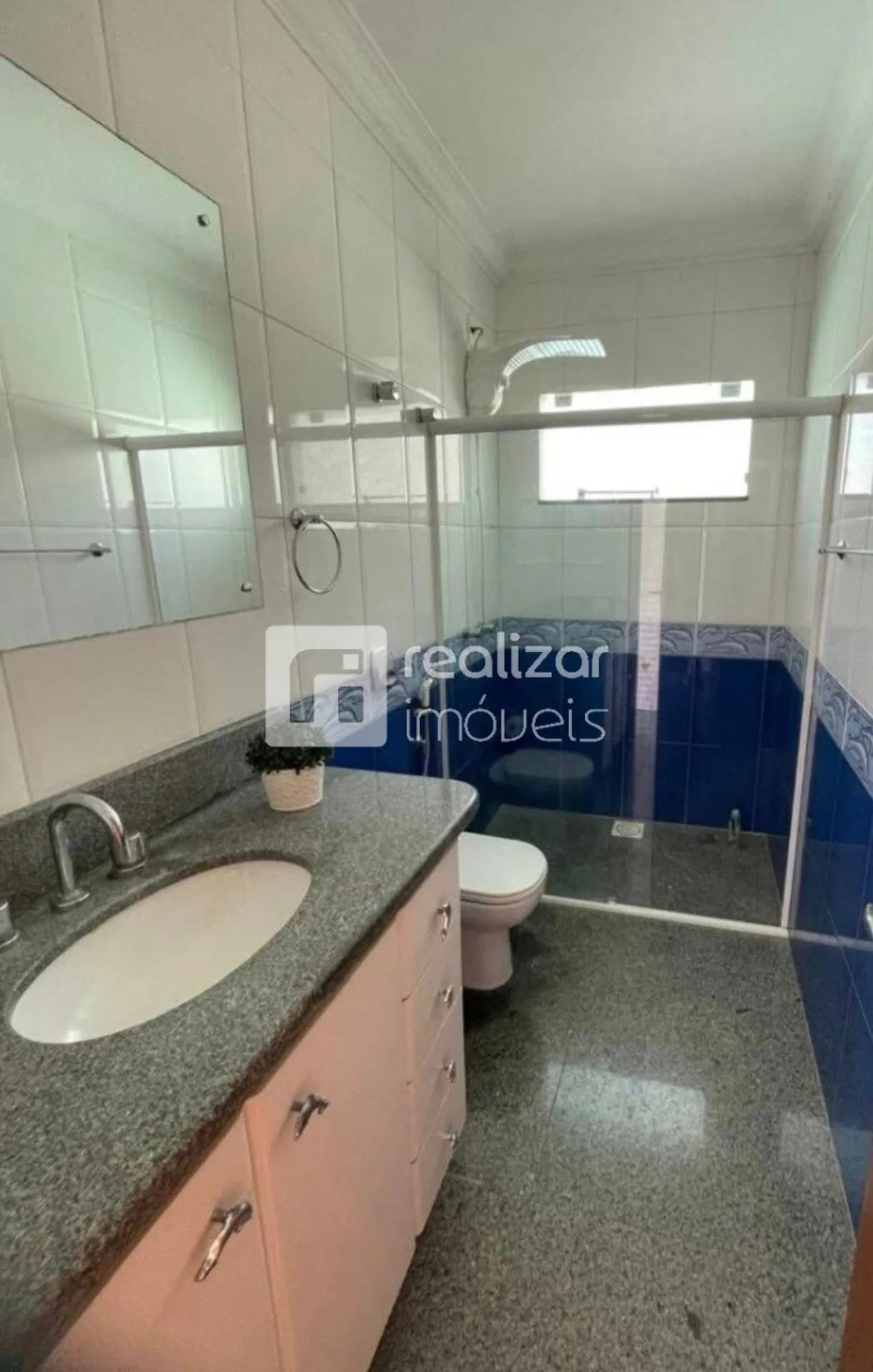 House with 6 bedrooms and 450 m² plus 3 parking spaces — photo 9