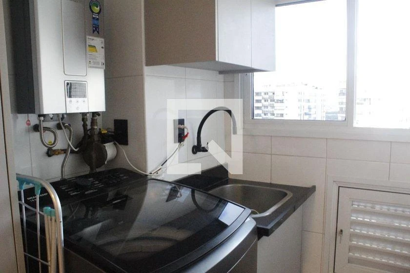 Furnished apartment, 115 m², with a glass-enclosed balcony — photo 28