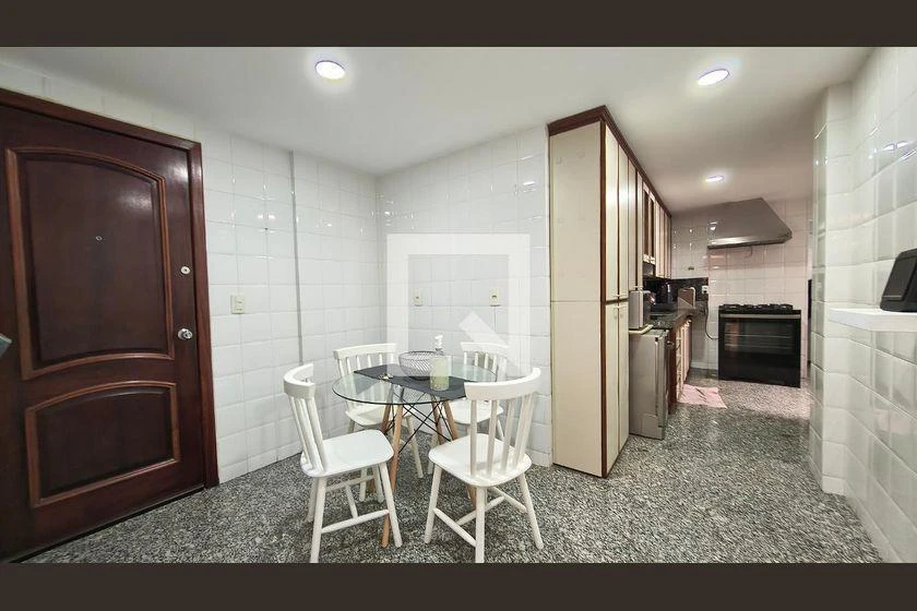 Washing machine in a 4-bedroom apartment, 205 m² — photo 2