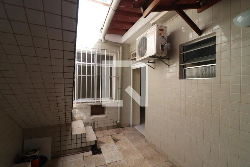 Apartment with 2 bedrooms, 1 bathroom and separate kitchen — photo 3
