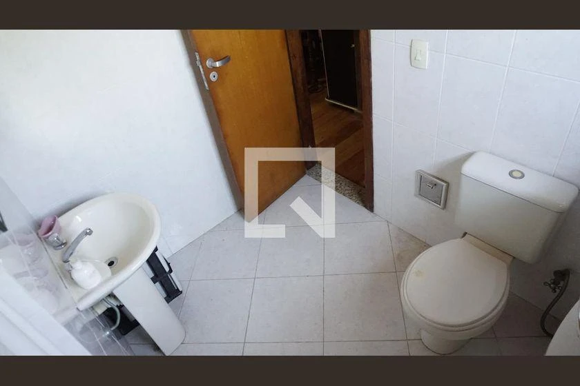 Облаштований будинок 245 м² з 4 спальнями та грилем на балконі — photo 2