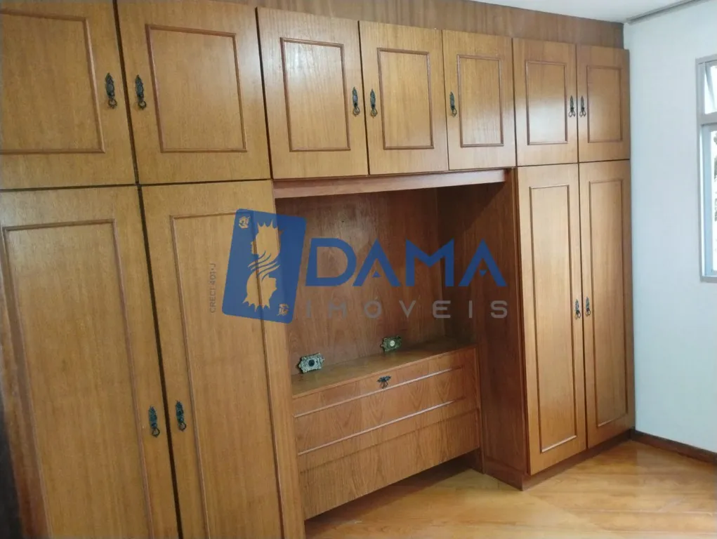 Wood or laminate floors in a 2-bedroom apartment, 79 m² — photo 5