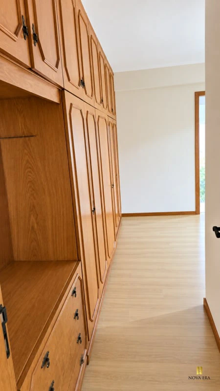 Glass-enclosed balcony in a 3-bedroom apartment, 124 m² — photo 19