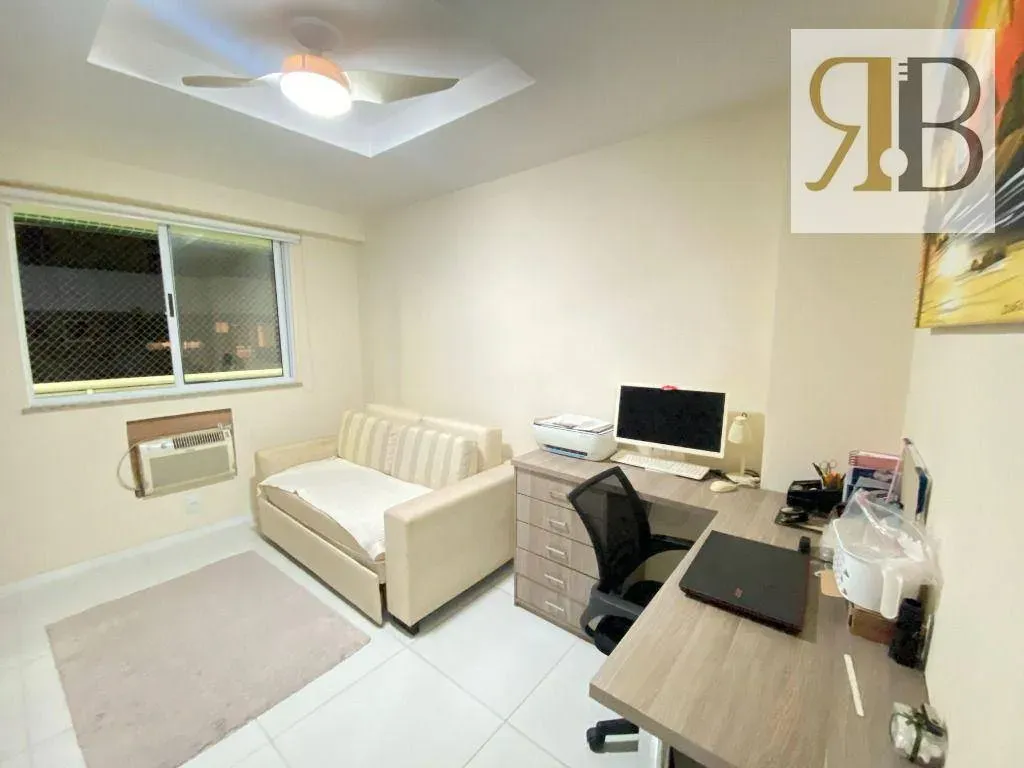 Рабочее место и 4 спальни: квартира 252 м² — photo 29