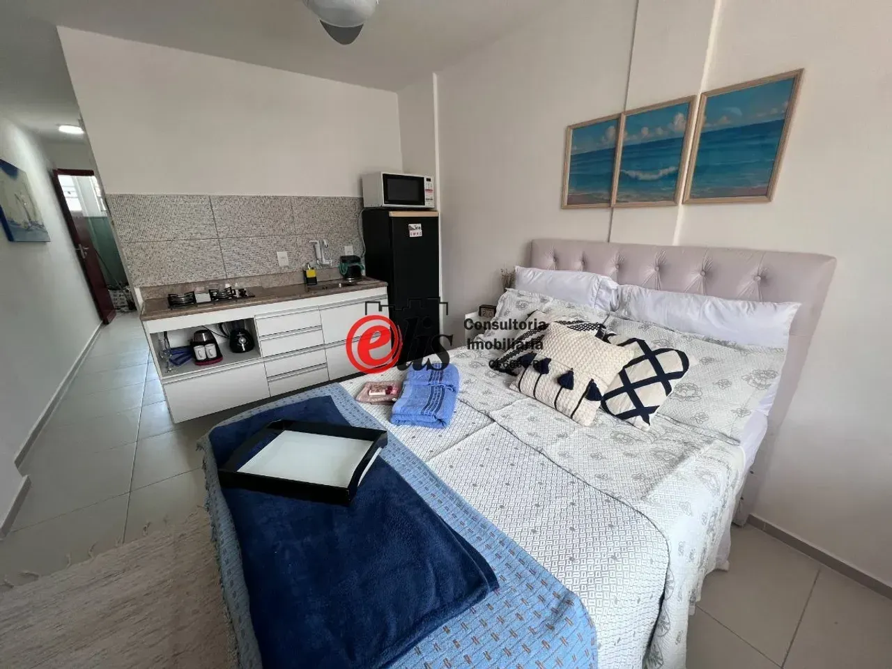 Furnished 1-bedroom apartment with compact kitchenette — photo 27