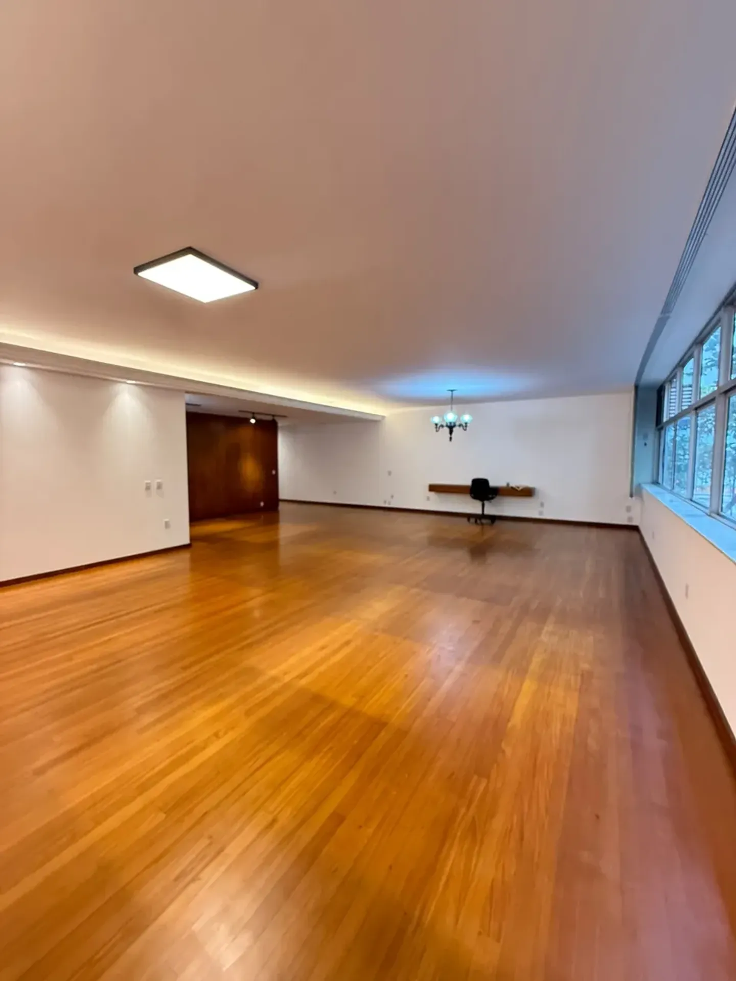 3-bedroom apartment with a water view in Rio de Janeiro — photo 9
