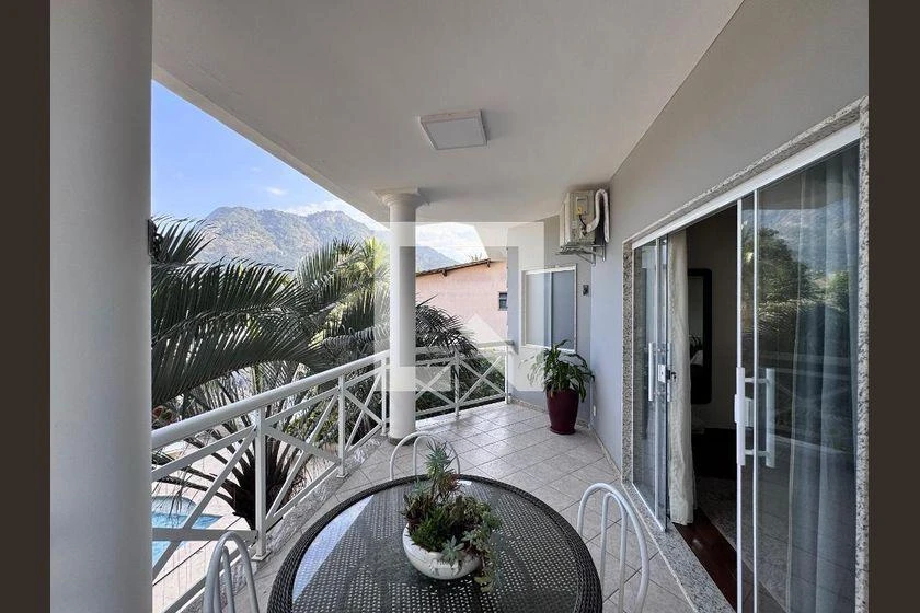 Furnished 6-bedroom house with 387 m² and 4 en-suites — photo 45