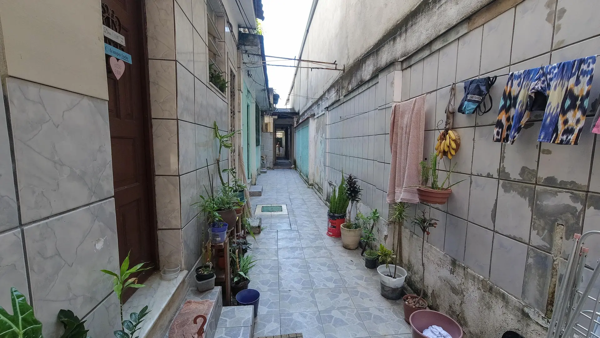 Unfurnished house with a balcony and private garden — photo 23