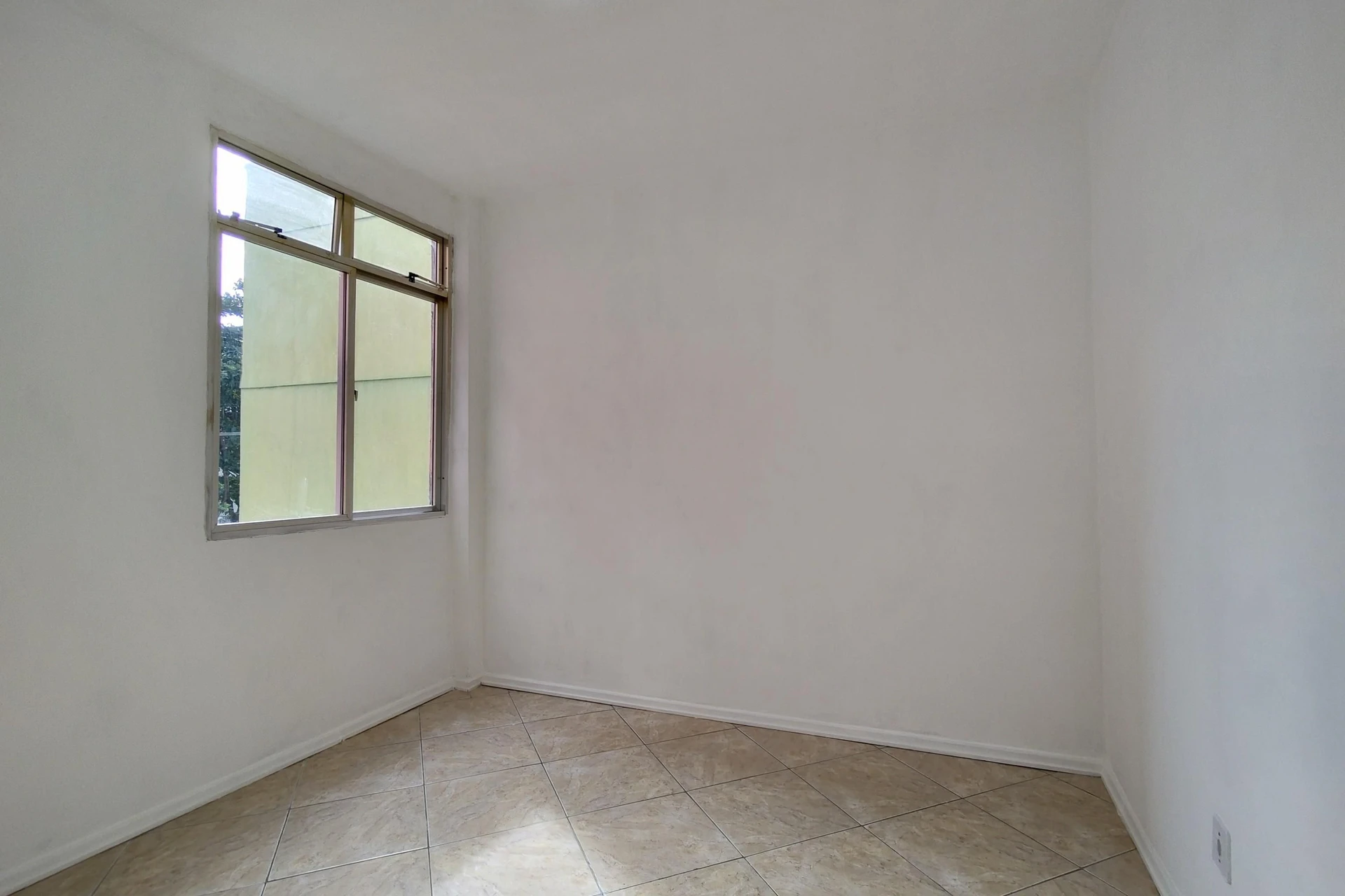 Unfurnished apartment with 2 bedrooms and 1 parking space — photo 13