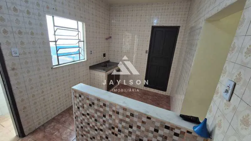 Unfurnished 1-bedroom apartment with a closed kitchen — photo 2