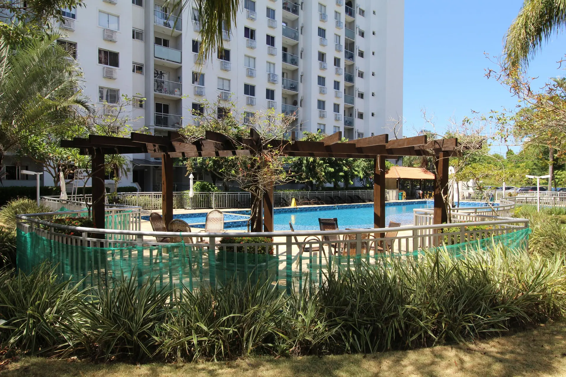 Furnished 2-bedroom apartment with a balcony — photo 43