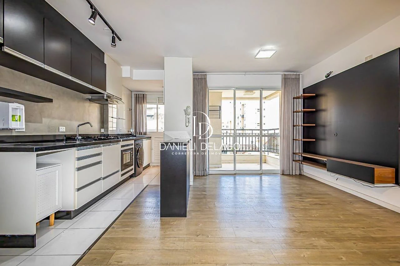Apartamento de 2 dormitórios com 2 vagas e varanda