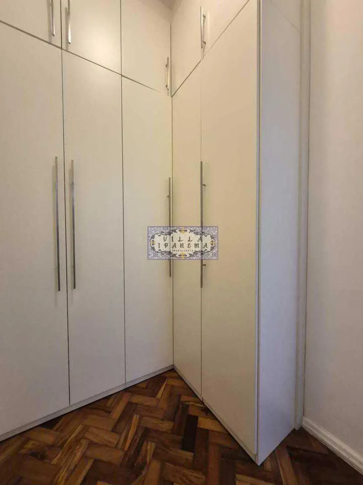Квартира з 2 спальнями та дерев'яною підлогою або ламінатом — photo 29