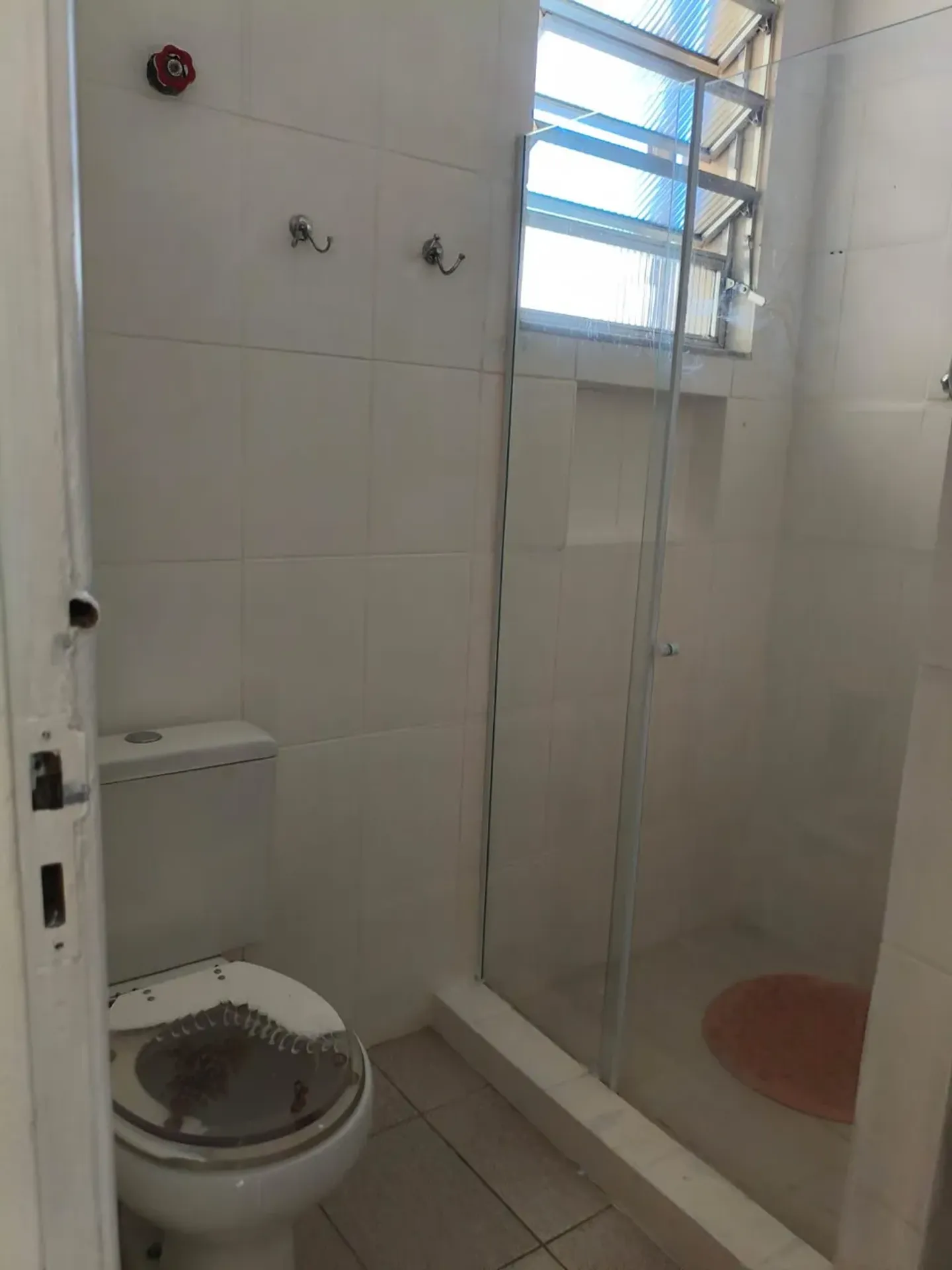 64 m² apartment with 2 bedrooms and 2 bathrooms — photo 21