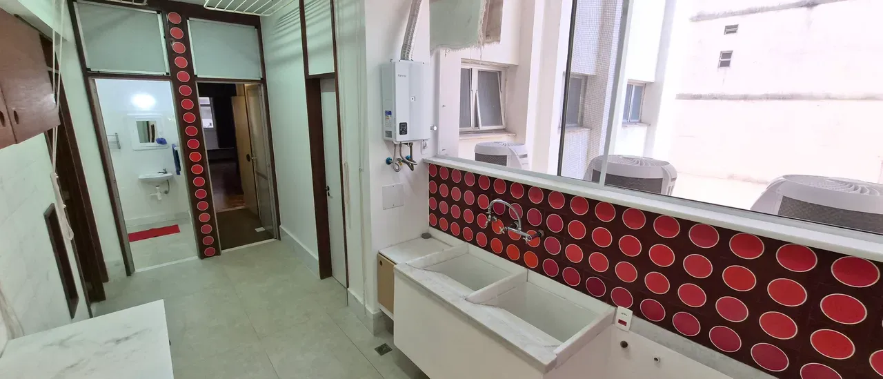 300 m² apartment with 4 bedrooms and gas kitchen — photo 53