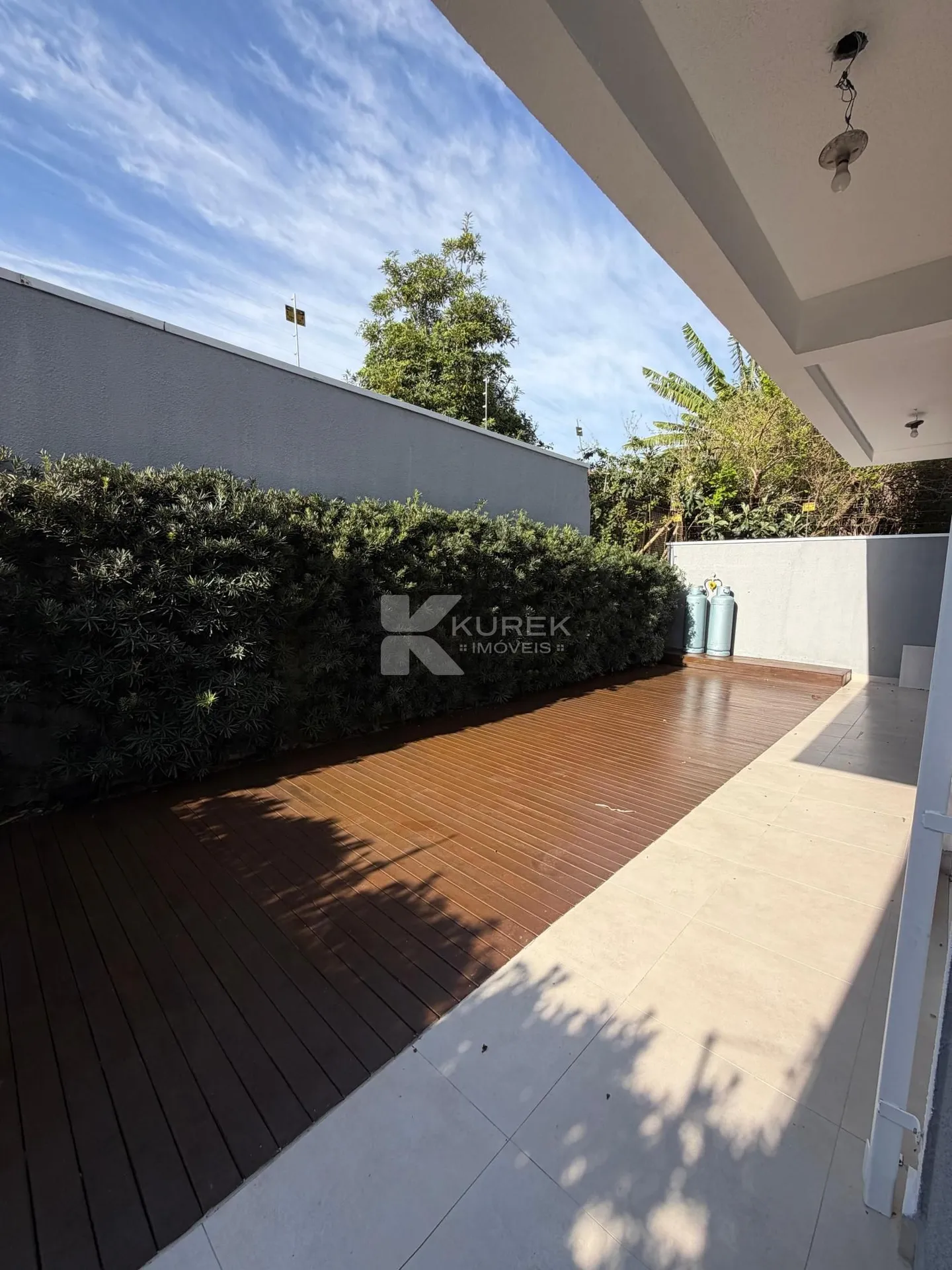 Garden in a 4-bedroom house, 380 m² — photo 7