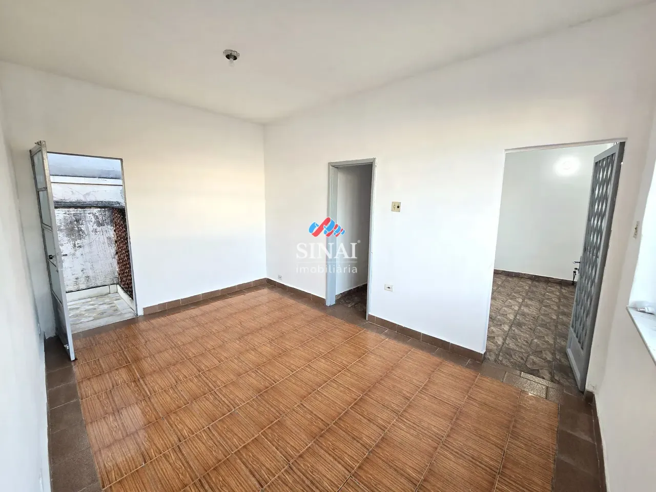 1-bedroom apartment with balcony and fitted kitchen cabinets — photo 3