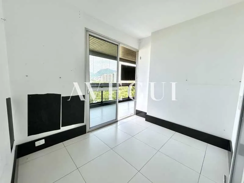 Residential apartment with 4 bedrooms and 4 bathrooms — photo 10