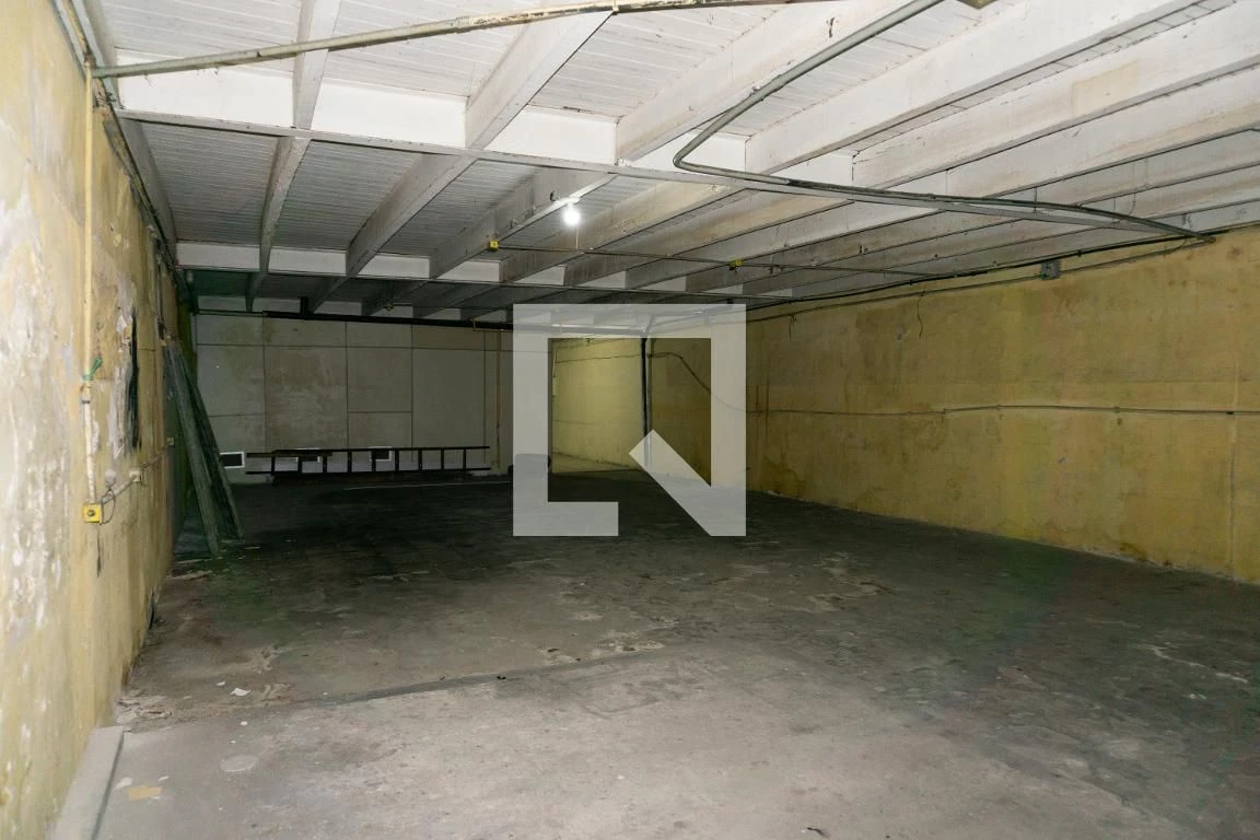 Rental house with 5 bedrooms and a closed kitchen room — photo 26