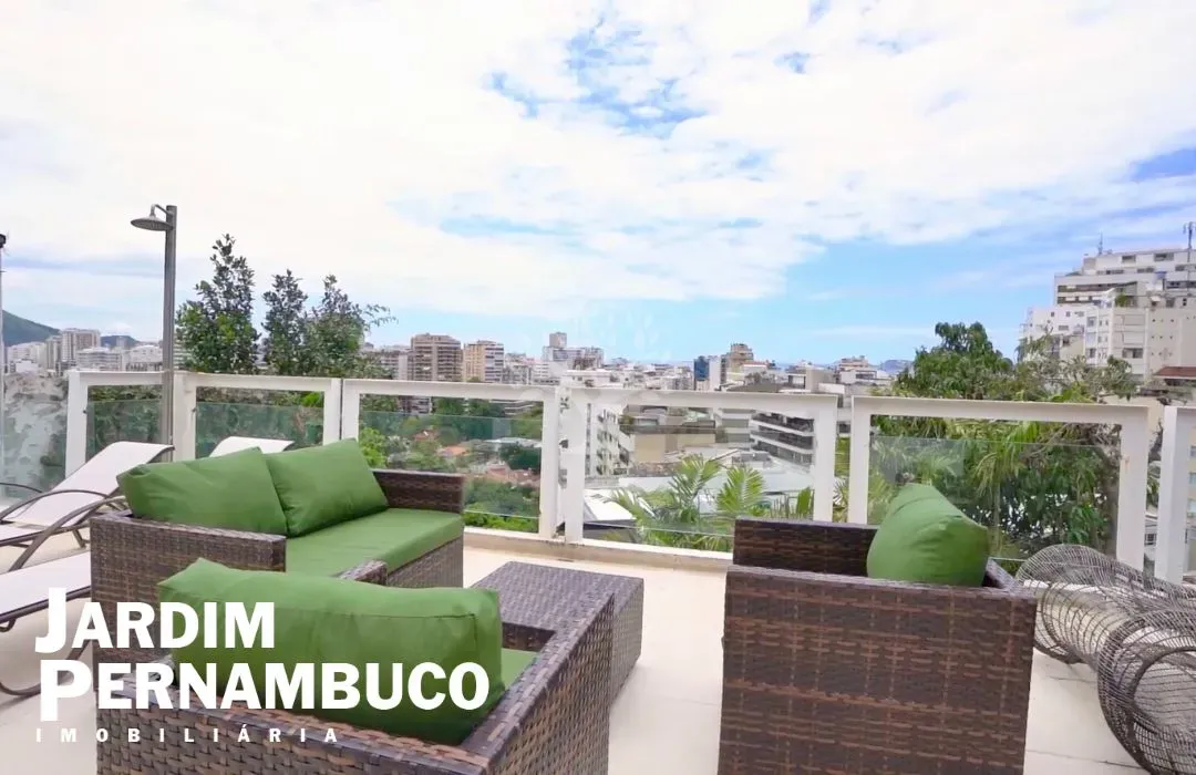 Furnished house, 644 m², with floor-to-ceiling windows — photo 3