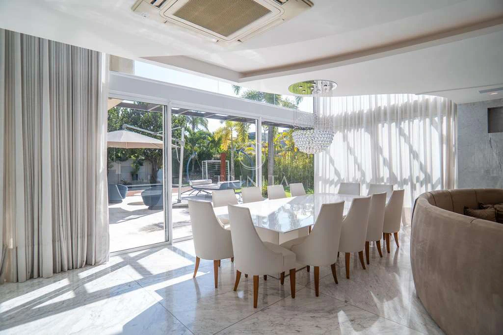 Furnished house with 5 en-suite bedrooms and 10 baths — photo 12