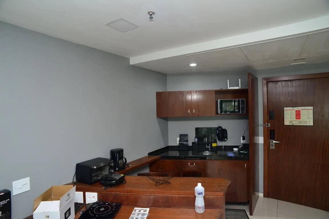 Apartamento mobiliado de 1 quarto com varanda e 1 vaga — photo 2