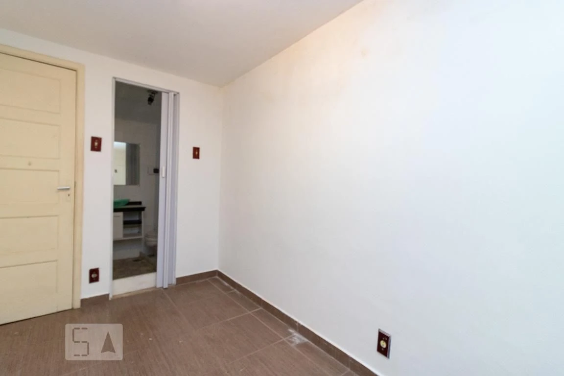 4-bedroom house with closed kitchen, 3 baths and parking — photo 37
