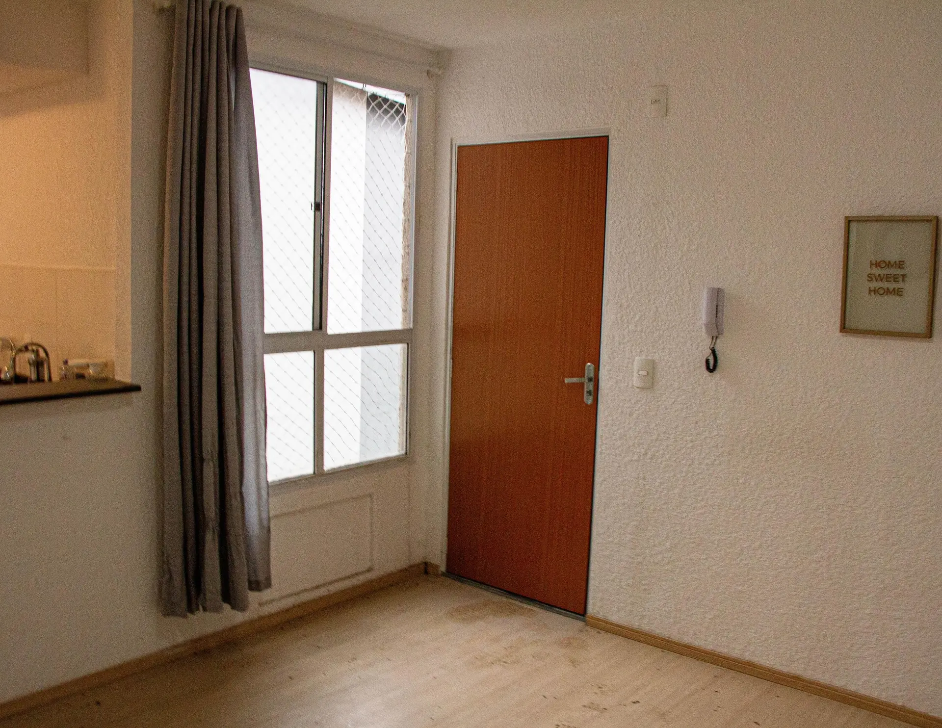 2-bedroom apartment with balcony and open-plan kitchen — photo 8
