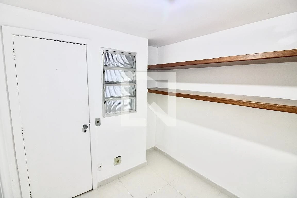 3-bedroom apartment, 1 with its own bathroom, 200 m² — photo 39