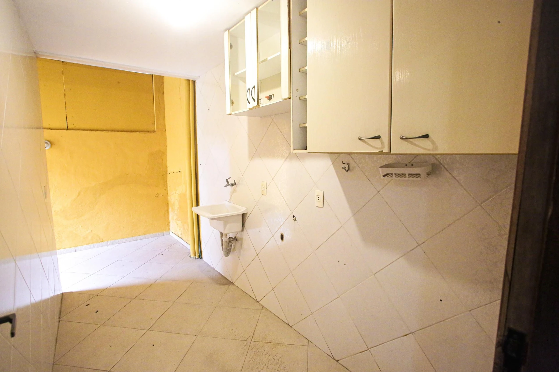 4-bedroom house with a bathtub in Rio de Janeiro — photo 43