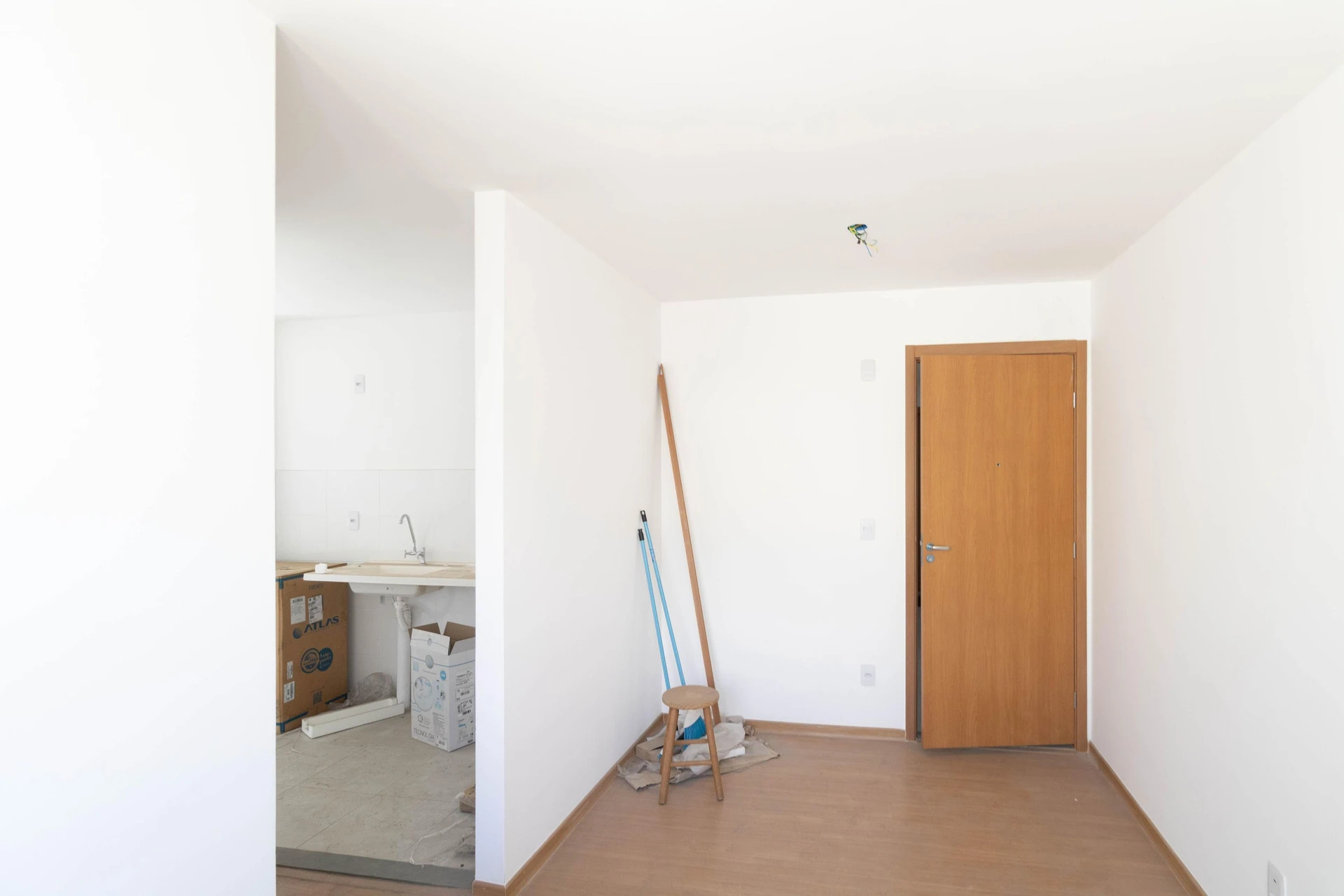 Apartment with 2 bedrooms and an open-plan kitchen — photo 2